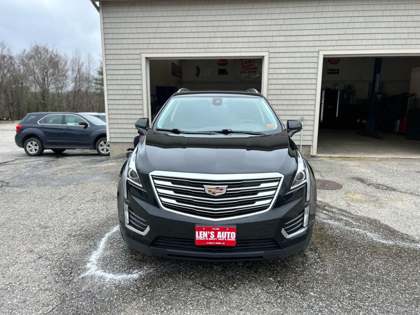 2017 Black /Black Cadillac XT5 Premium Luxury (1GYKNDRS6HZ) with an 3.6L V6 DOHC 24V engine, 8A transmission, located at 27 Main St., Norway, MD, 04268, (207) 743-0900, 44.199795, -70.530807 - Photo#2